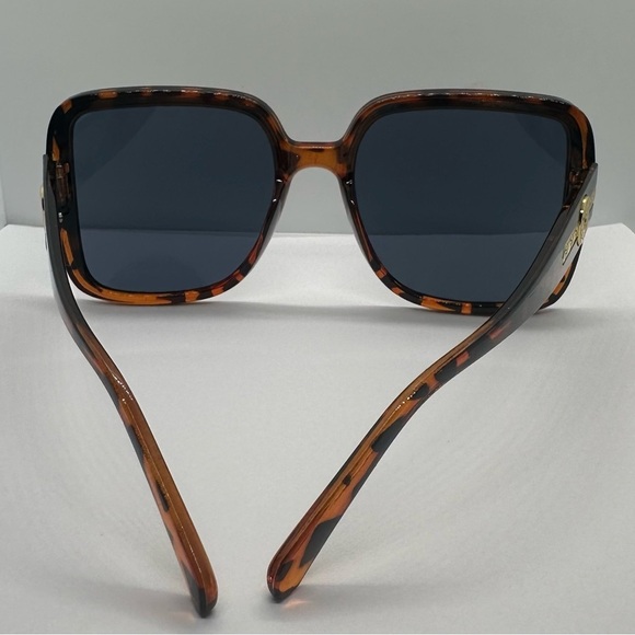 ? NWT Trendy Oversized Square Tortoiseshell Sunglasses UV400 Protection ? main image 13